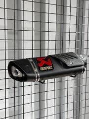 Akrapovic Black Carbon Detail Motosiklet Performans Egzozu