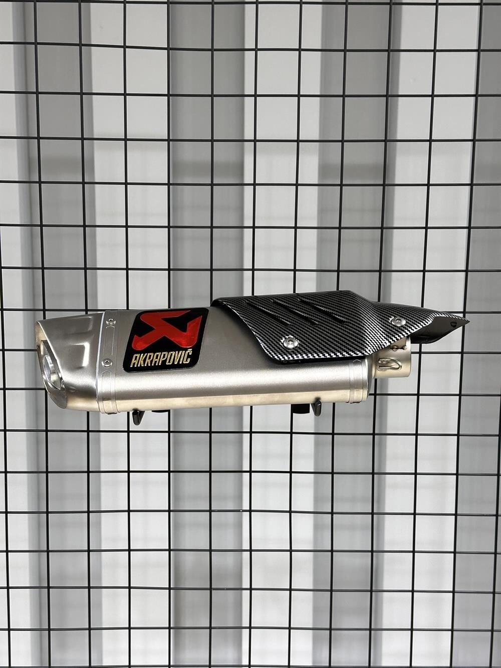 Akrapovic Silver Carbon Detail Motosiklet Performans Egzozu