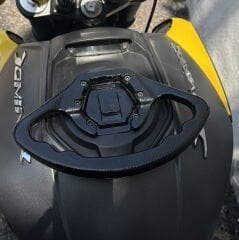 Bajaj NS200 / RS200 / Dominar Uyumlu Depo Üstü Yolcu Tutamağı siyah